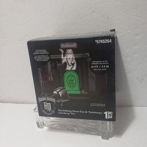 NEW! DISNEY Haunted Mansion *Hitchhiking Ghost Gus & Tombstone LED Rising Plus
